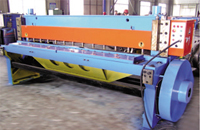 為什么越來越多的廠家都傾向于液壓閘式剪板機的使用呢